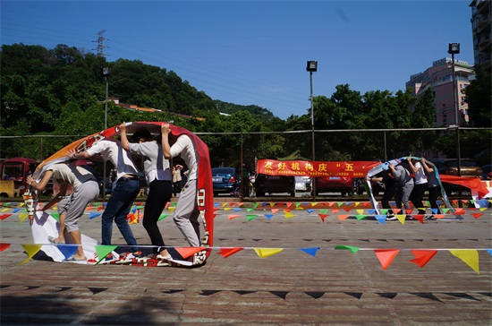 广州友好机构运动会 硝烟四起、妙趣横生的车轮滚滚比赛