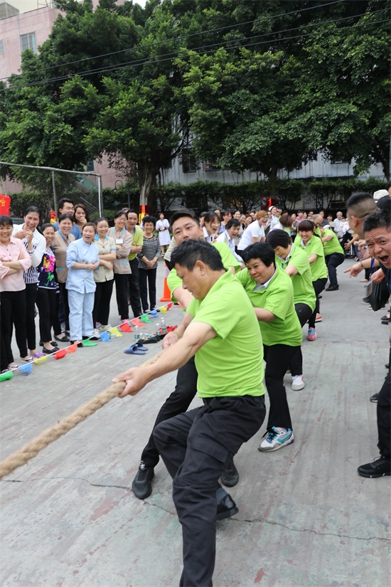 广州友好老年公寓 庆五一劳动节趣味运动会现场