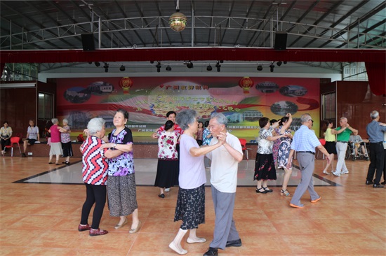 广州友好老年公寓 交谊舞班