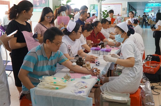 广州友好老年公寓 友好机构员工爱心满满踊跃无偿献血