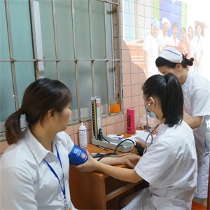 关爱女性健康 预防妇科疾病 ——2017年广州友好医院妇产科服务百姓健康活动