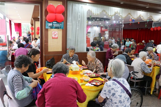 广州友好老年公寓 香港道德堂、心自在素食餐厅和台湾爱心人士来我院举办友好心自在素宴