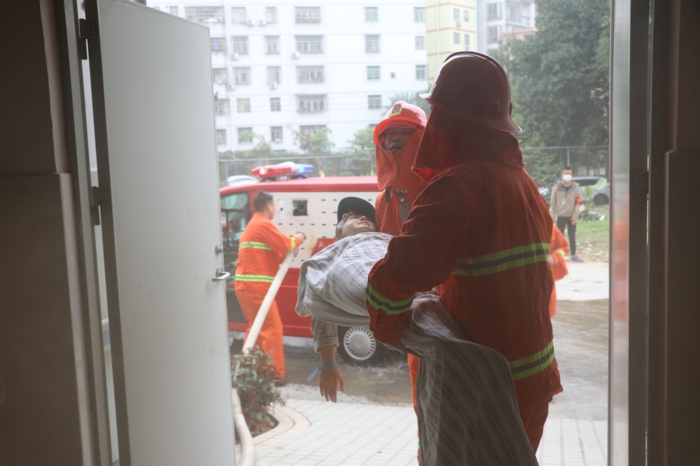 广州友好老年公寓 我院开展2018年灭火疏散应急演练