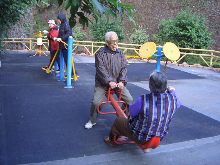 广州友好老年公寓 老文化广场锻炼路径